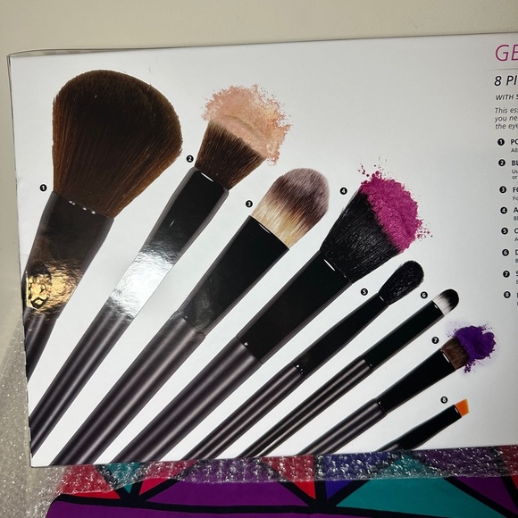 NIP Get the Pulse Brush set. - Picture 5 of 5